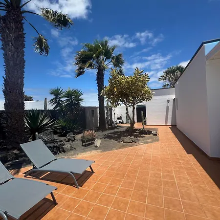Sarah Playa Blanca (Lanzarote)