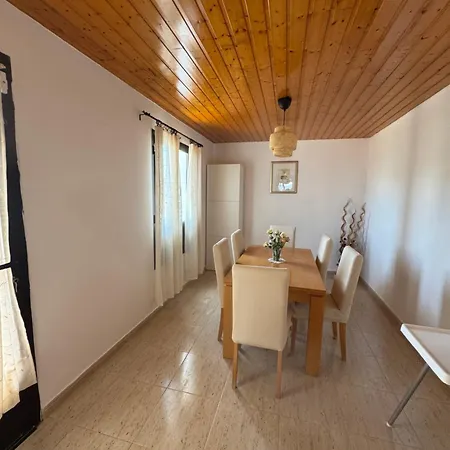 Sarah Villa *
